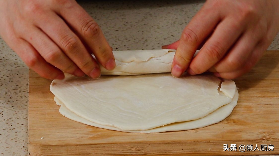 天气越冷，红薯越来越甜，遇到酥皮红薯饼别手软，3张手抓饼搞定