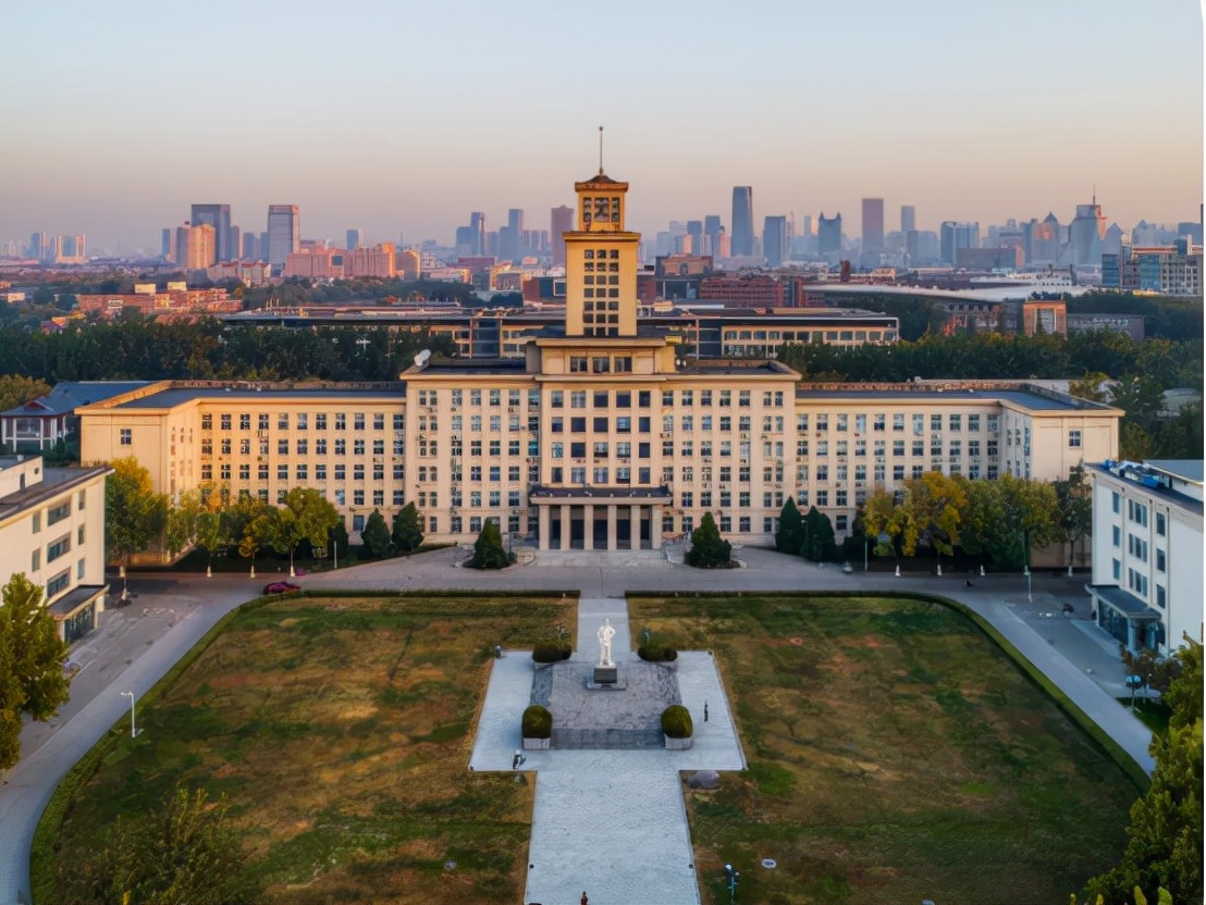 南开设“夫妻宿舍”引家长质疑，但学生支持：读书生活两不耽误