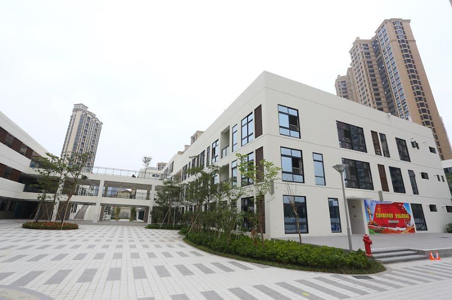 深圳的大学接连刷屏，五大亮点描绘美好图景，青杭两城可仿效