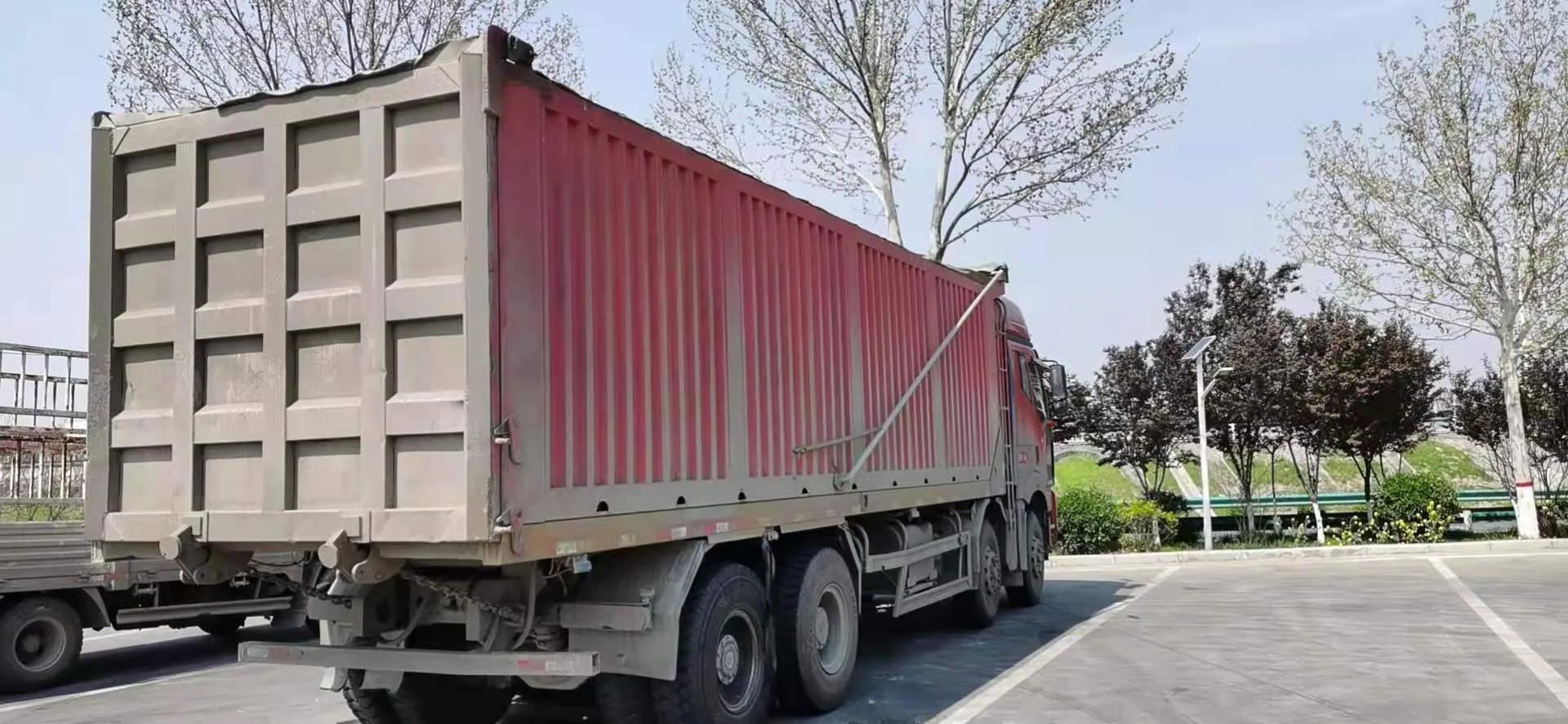 自卸車(chē)前四后八 后八輪