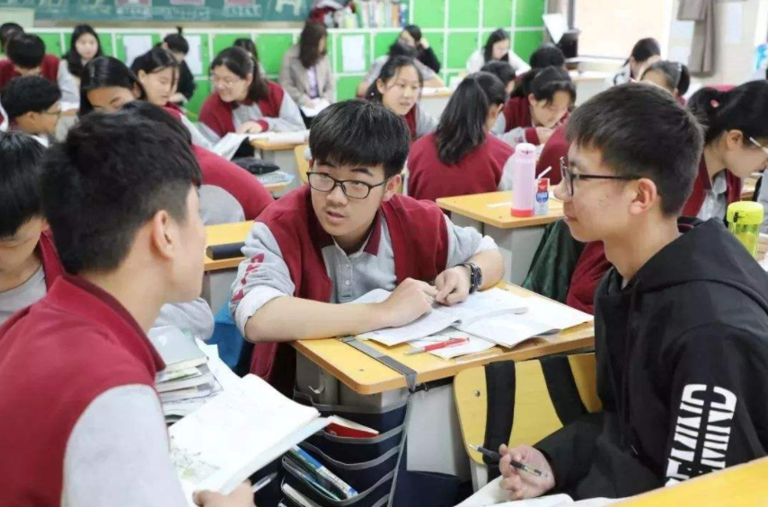 民办学校转为公办，老师可直接享有公办编制吗？教育部回应来了