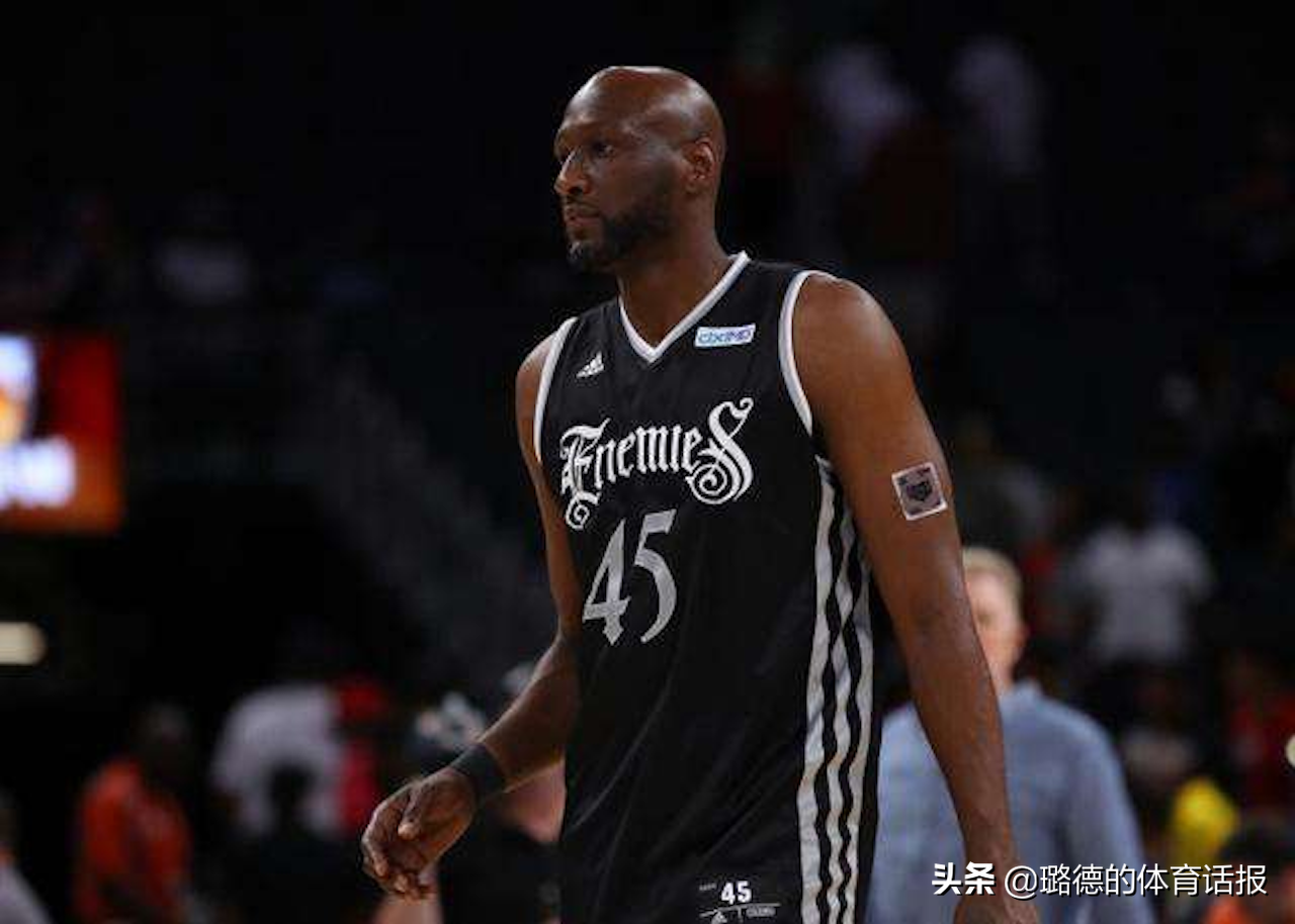 nba球员有哪些习惯(NBA球员也有“怪癖”，詹皇爱啃指甲，科比咬球衣，马龙不换袜子)