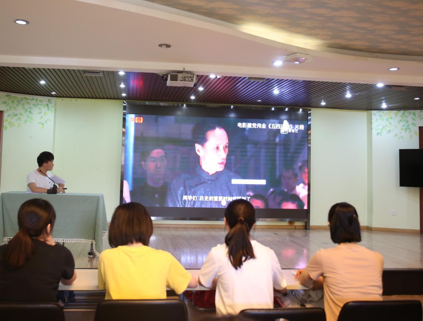 大学“选修课”还在混学分？4种选修课认真听，不比专业课差