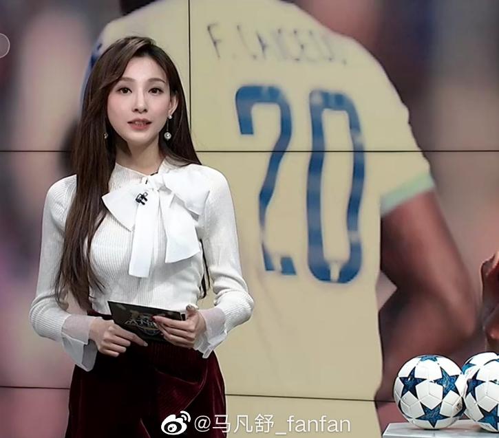 千里挑四！出现在文艺汇演上的领诵员冯琳，会是下一个王冰冰吗？