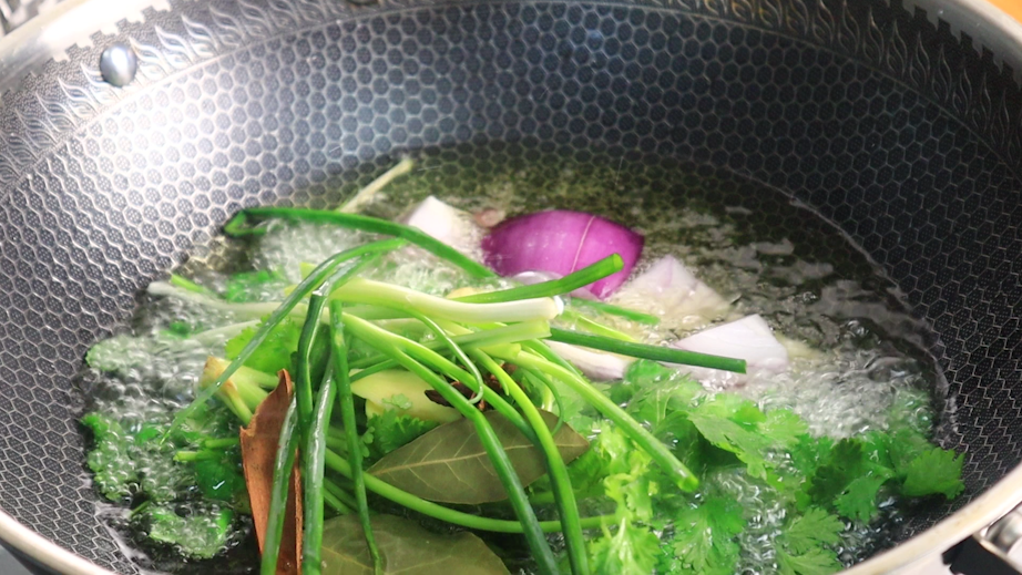 黄豆辣酱怎么做才好吃？分享我家的“独家秘方”，夹馍拌面真解馋