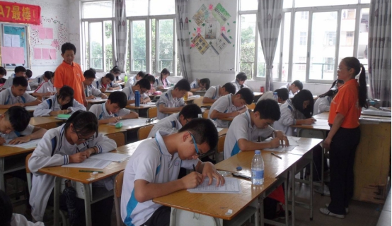 历年高考中，难度最高的3次数学考试，学生感慨：哭着走出来的