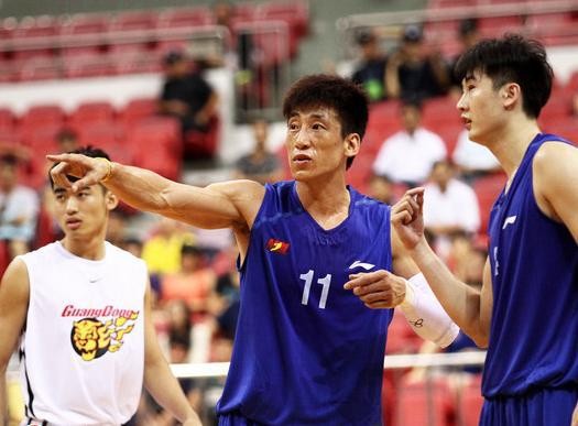 王晶cba哪个学校毕业的（CBA前东莞队长有多猛？39岁退役肆虐野球场，朱芳雨都敬他三分）