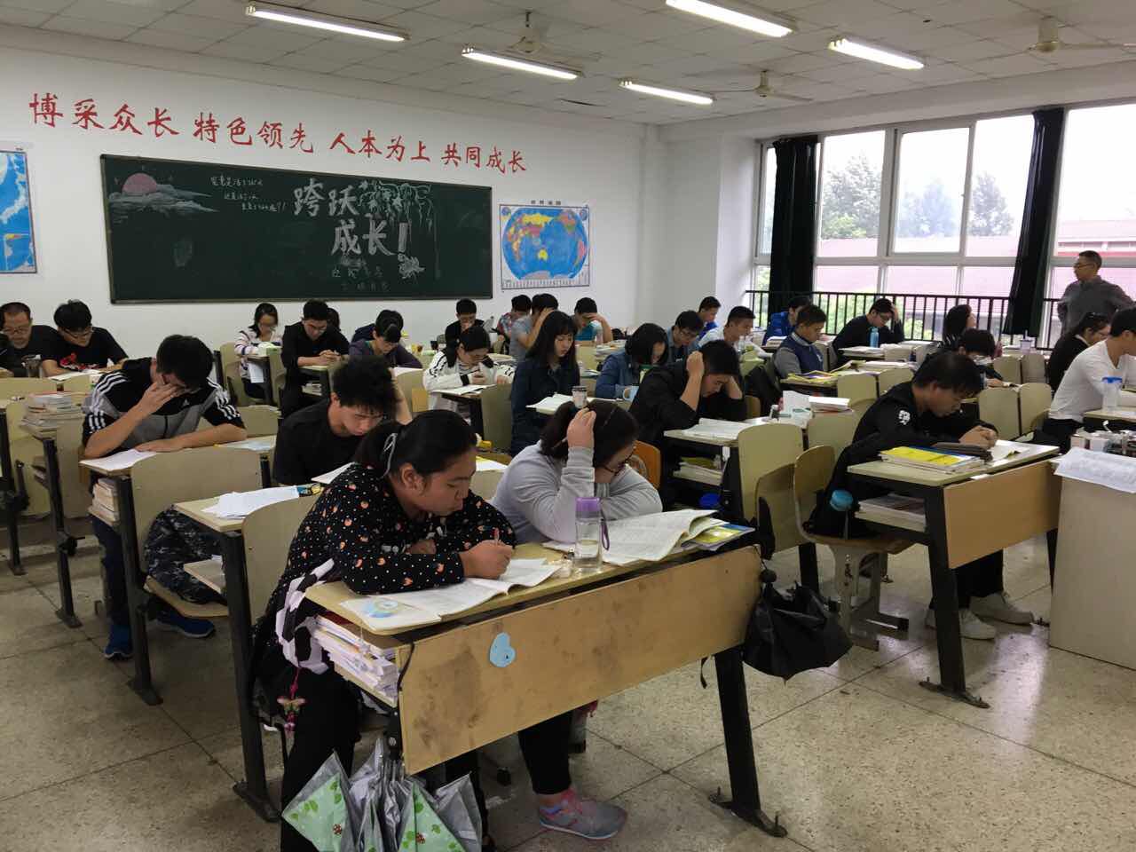 高三复读生学费_高三复读的学费_高三复读一般学费多少