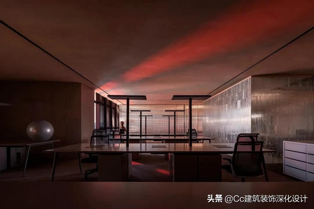 「材料」明明是块瓷砖却有着金属的光泽和质感!太飒了