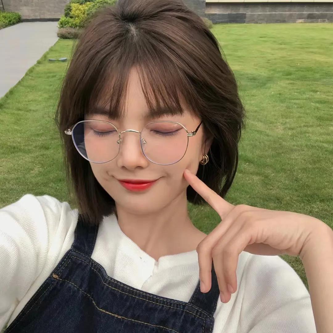 深灰色头发图片女(2021最流行女生发型) - 赤虎壹号