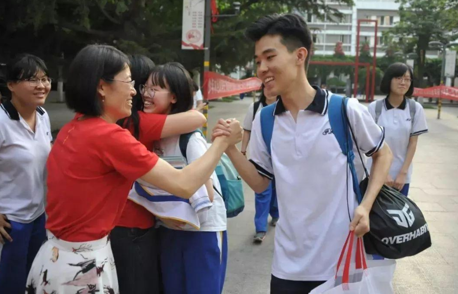 为何我国高考会定在每年6月7号、8号？是祝福考生“录取吧”？