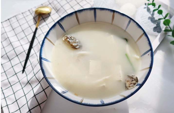 黄骨鱼豆腐汤好喝有窍门，简单营养刺又少，大人孩子都喜欢