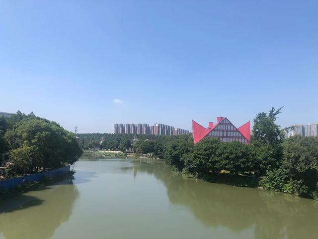 纺专：是成都最牛的专科吗？