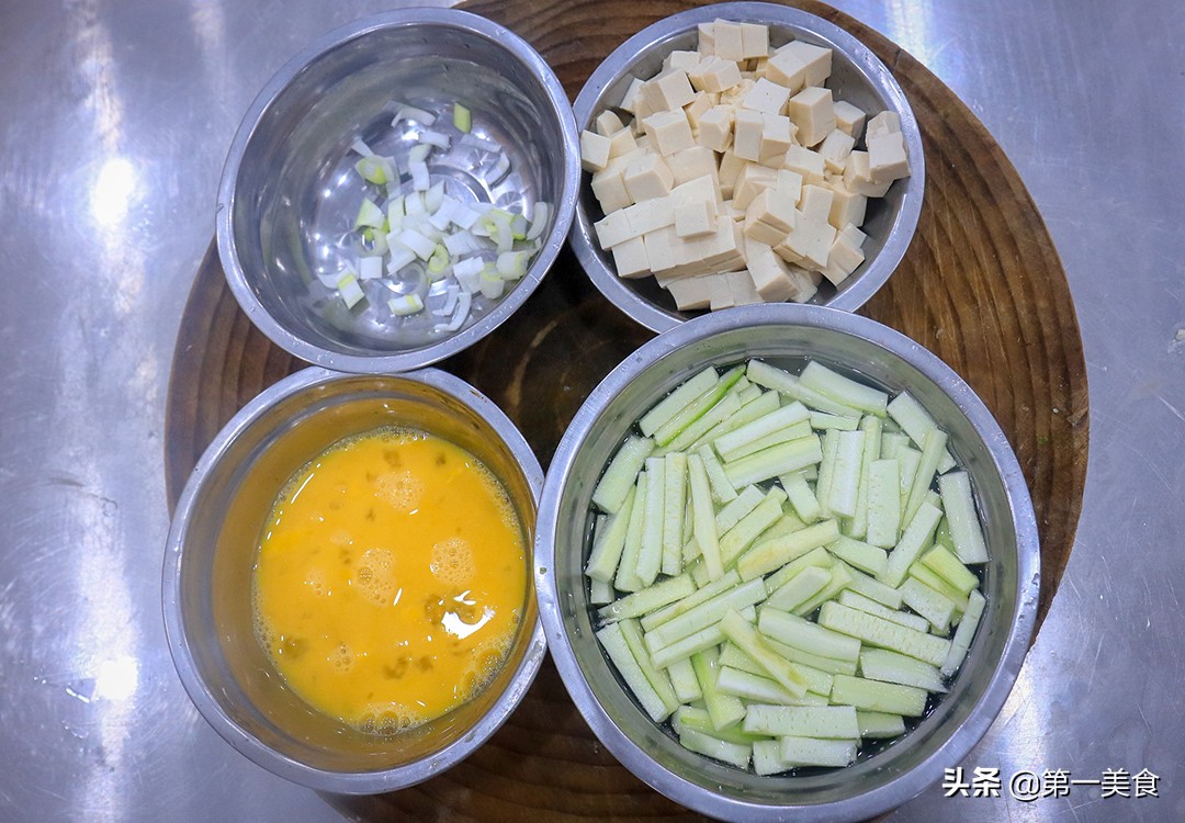 6道豆腐汤，做法简单，下班后喝一碗，全身冒汗，应对降温正合适