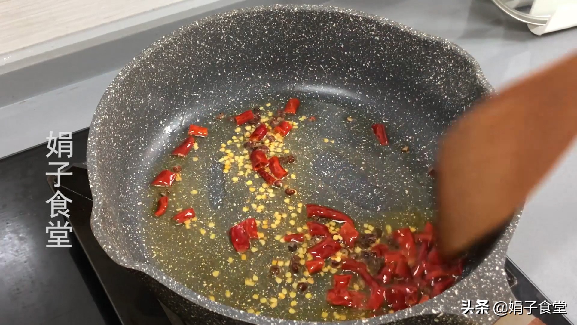 腌制小黄瓜做法（教你做爽脆开胃的腌黄瓜）