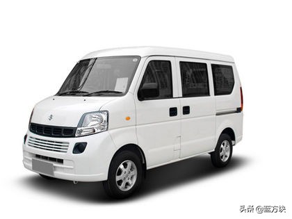 面包车界前辈——铃木浪迪，价格在6-7万之间，还包括四驱车型