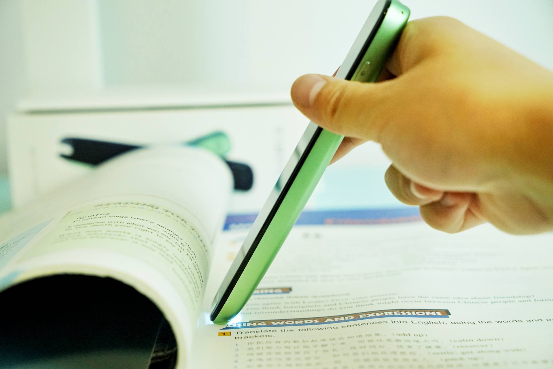 讯飞翻译笔S11评测：教你如何更简单地学习英语？