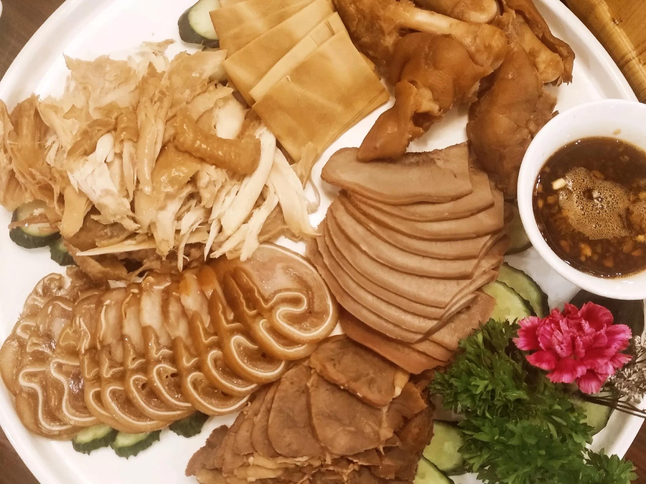 中秋家宴，东北人餐桌上必备的5大硬菜，南方网友:光吃菜就能吃饱