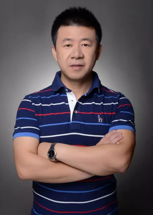 985名校博士毕业，他带领硕博团队