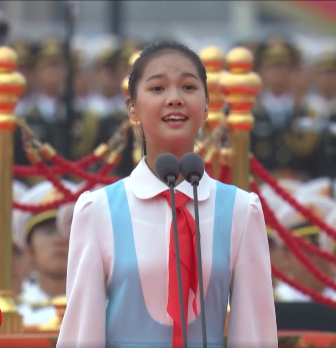 引领朗诵的4名青少年来自什么学校？中传、中财大，还有两所小学