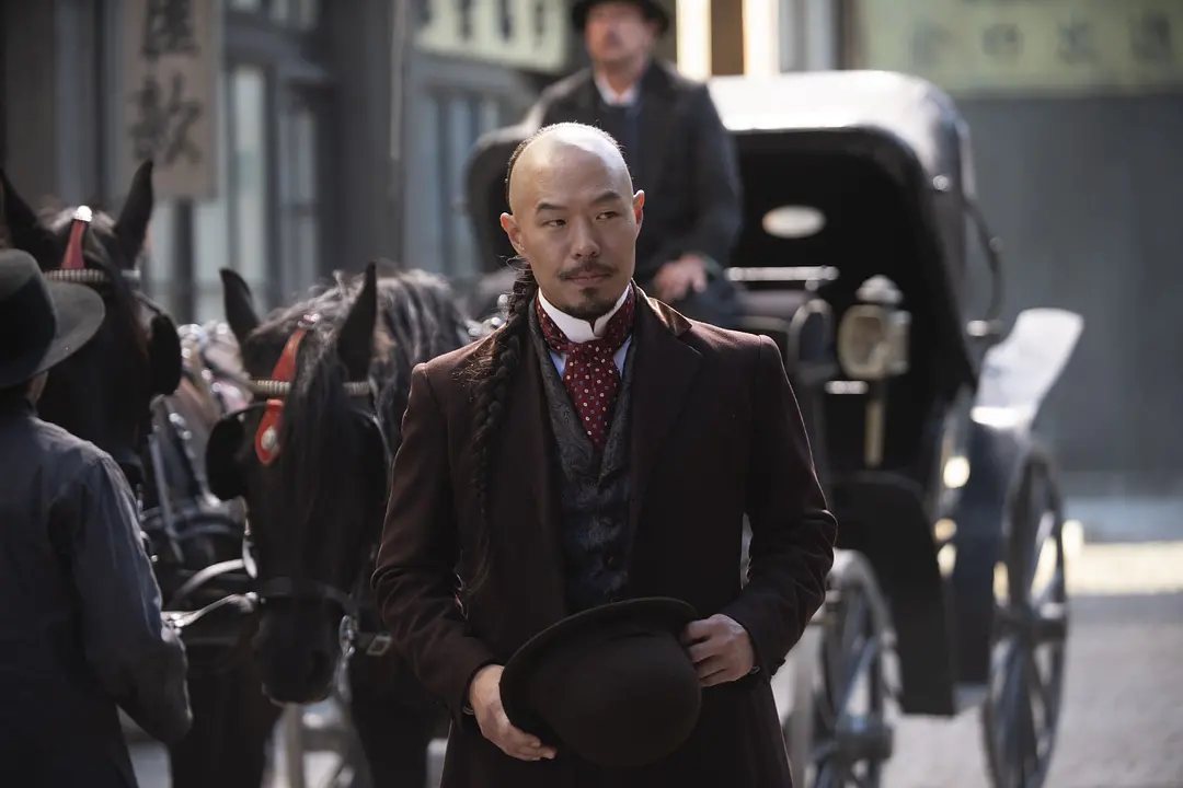 还有梅玲的贴身保镖李勇,也是完全照着中国人的形象来设计的,他的身材