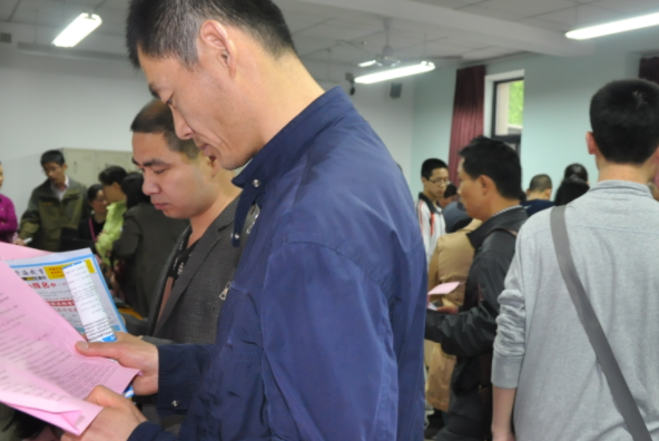 安徽一高中违规招生，清退500多名复读生，学生们将要何去何从