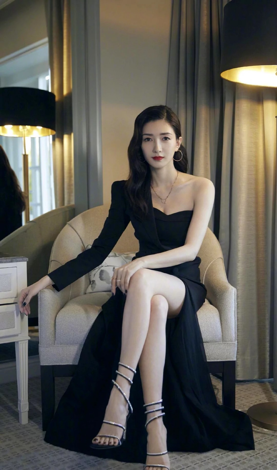 “被高估”的5位女演员，赚钱赚到手软，有人却拿不出像样的作品