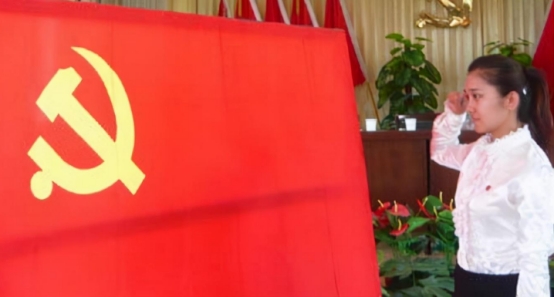 大学入党有多“难”？需要同时满足4个硬性条件，大一就得规划好