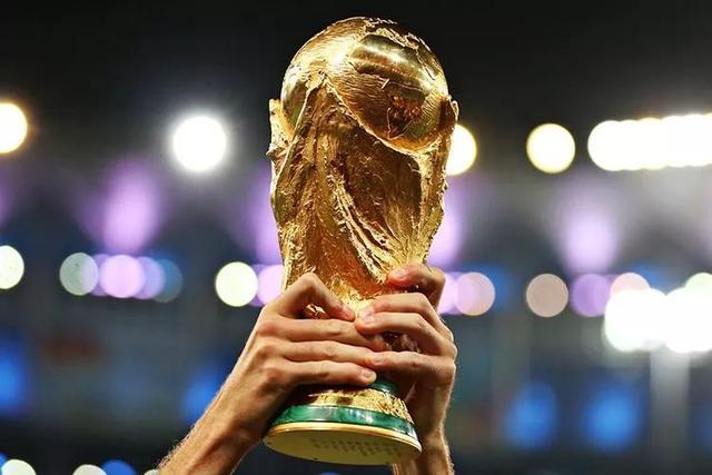 世界杯奖杯获得的国家(你知道近100年历史的世界杯，至今只做了两座冠军奖杯吗？)