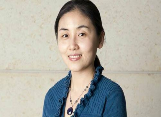 中国好闺蜜：一个42岁未婚，成为顶尖科学家，一个帮世界首富花钱