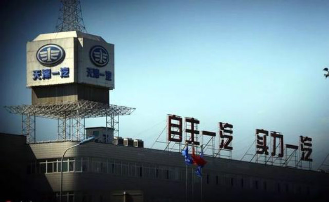 汽车销量冠军夏利坠落：第一个出口美国的国产车，今被嫌档次低