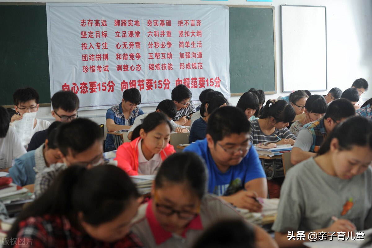 小伙高考900分，立志与“芯”为伍，网友：中华好男儿，未来可期