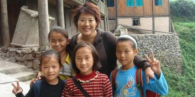 那个帮“养父性侵案”女孩免费打官司的女律师，到底有多强？