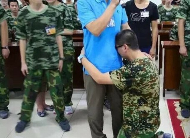 杨永信的“网戒”内幕：自我标榜清苦义行，4年入账8100万