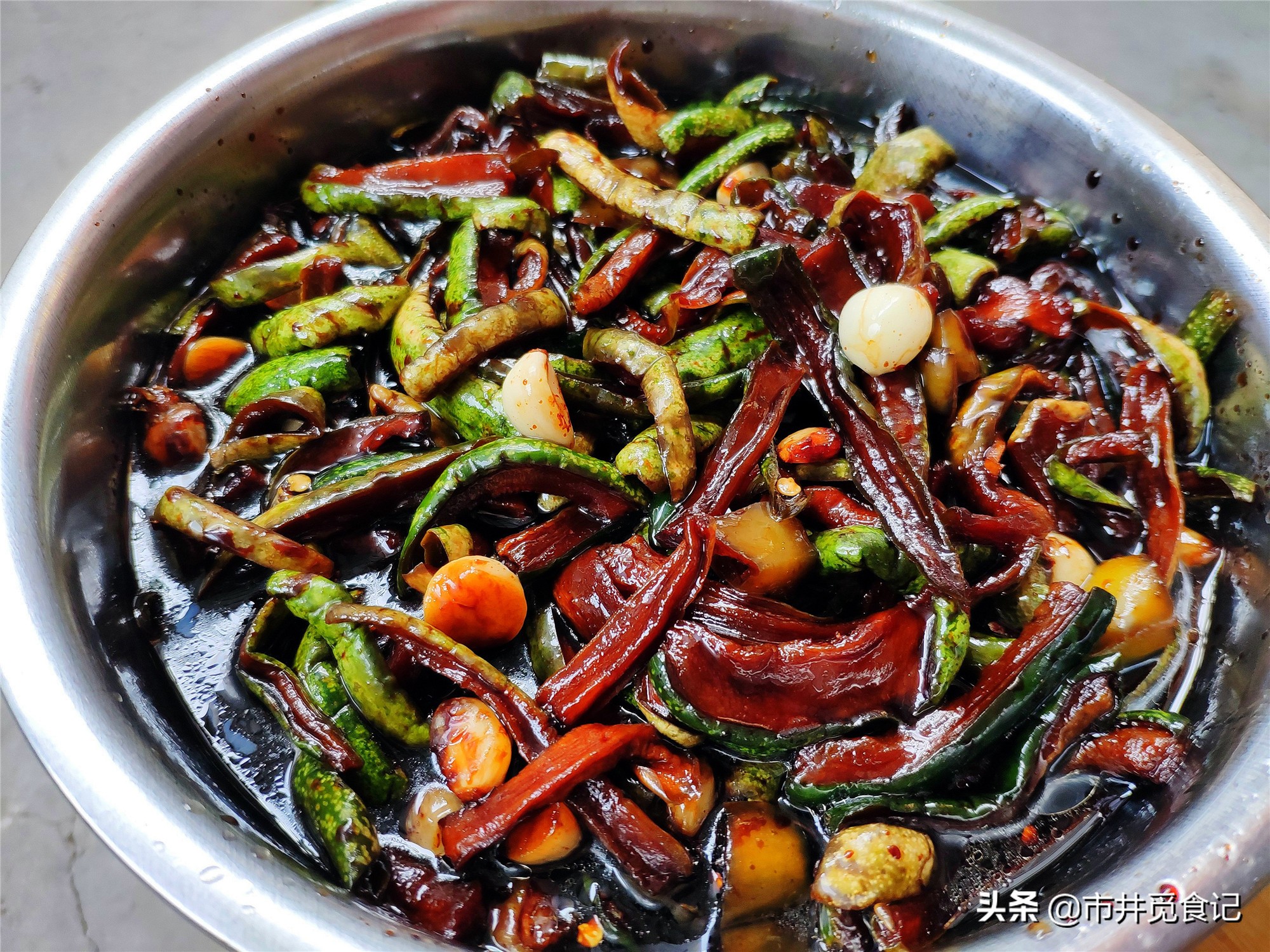 奶奶用了30多年的腌黄瓜配方，一次腌20斤，嘎嘣脆，咸香特好吃