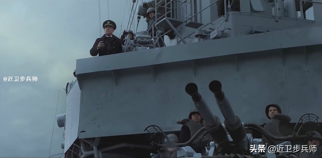 真有潜艇和驱逐舰“拼刺刀”？汤姆汉克斯海战新片灰猎犬号