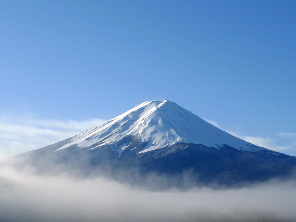 危险预警，琉球群岛火山集体爆发！日本富士山积雪开始融化