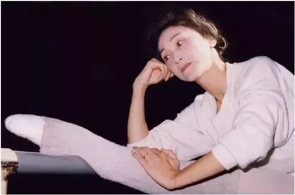 著名舞蹈家陈爱莲逝世，享年81岁，从孤儿成为舞蹈大师，一生传奇