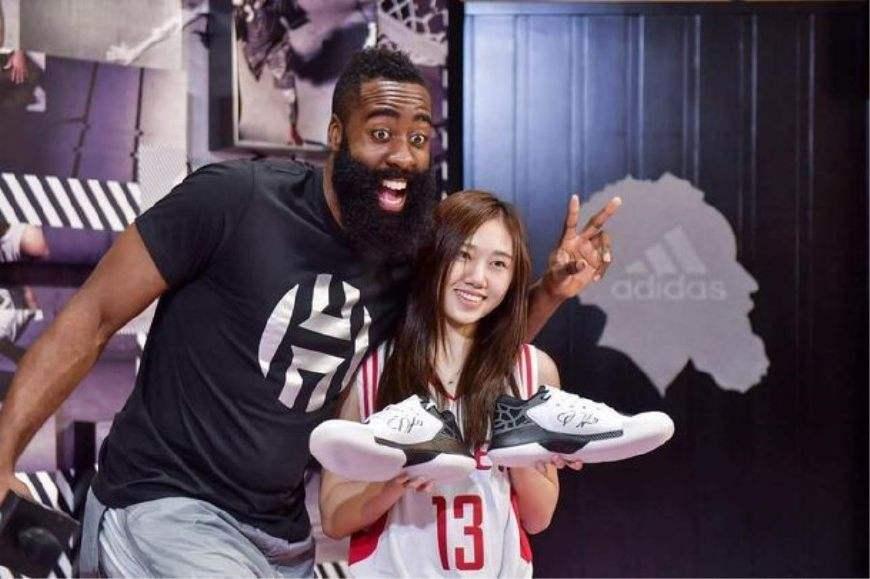 nba最受欢迎的女明星有哪些(盘点NBA最受女生欢迎球星！娃娃脸库里在列，一巨星引发男生争议)