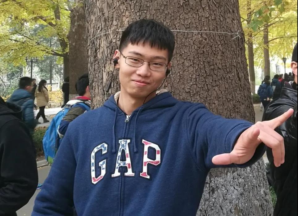 翟昊在大一学年,加权成绩为93.490分,为专业第一.
