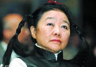 香港痴情女首富：建318米高楼示爱，寻夫17年被骗20亿