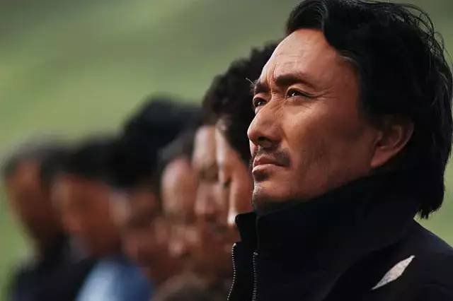 偷猎者是什么人（藏族巡山人：在白马雪山，与野生动物盗猎者“火拼”）