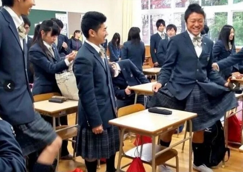 学校不再管学生校服？汉服、水手服、制服不再是梦，学生拍手叫好