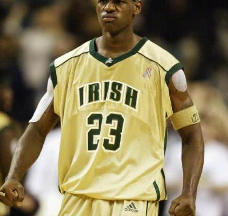 詹姆斯为什么在nba上生存（大家好今天给大家分享下勒布朗詹姆斯人生经历，天选之子的开始）