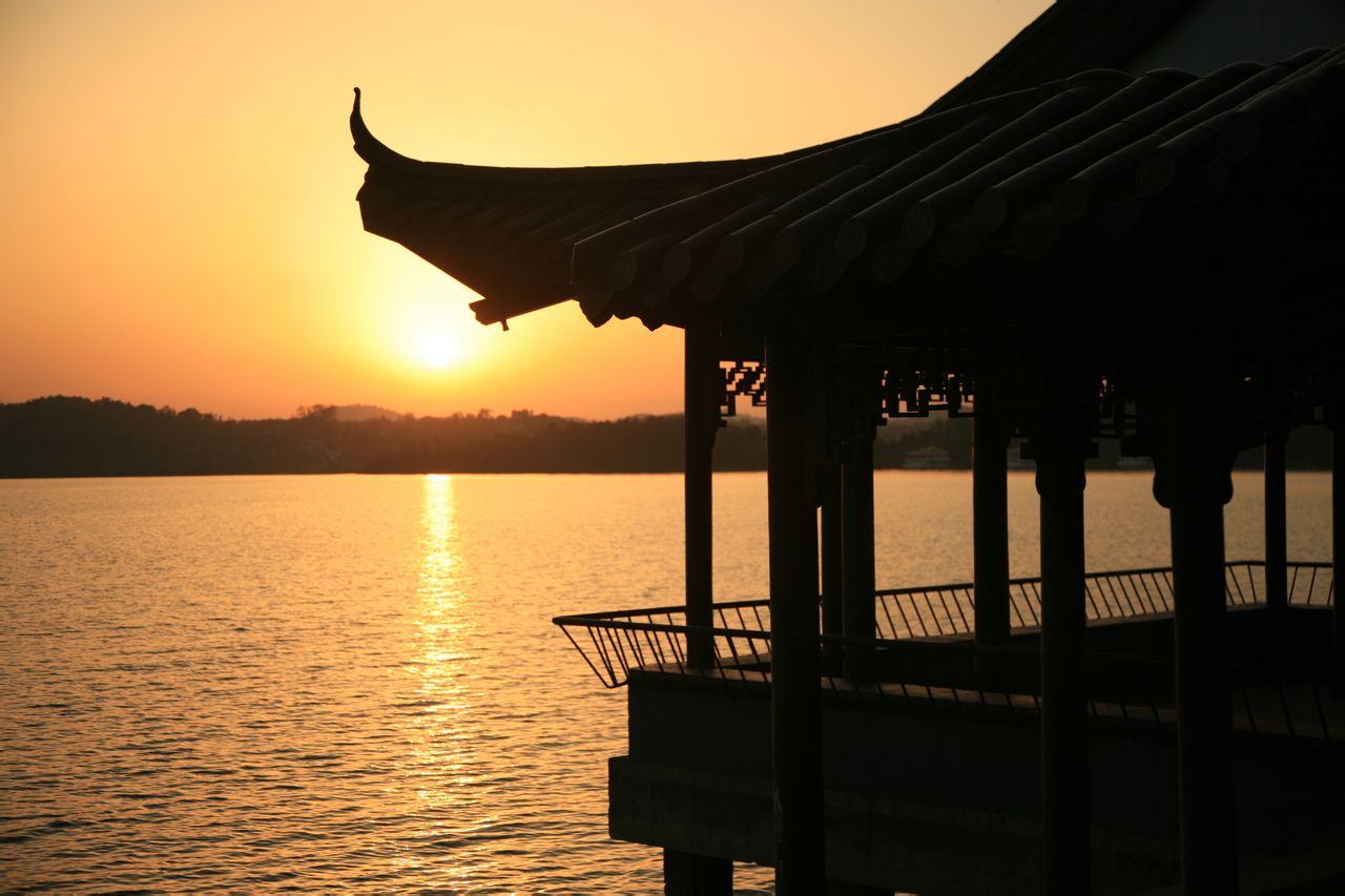 大学宿舍算是重点生活区，但非常简陋，来到宿舍都会装饰吗？