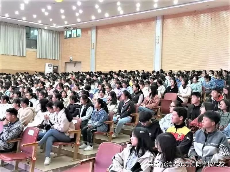 阜阳清大东方消防学校为阜阳幼儿师范高等专科学校进行消防培训