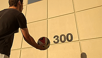 怎样学足球我是新手（五个初学者必会的足球基本技巧）