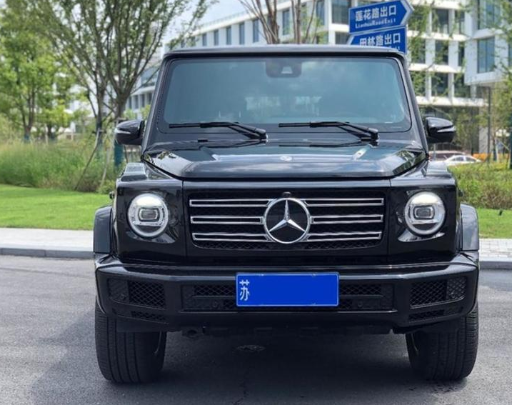 试驾奔驰G 500，主打越野配4.0T引擎，提供差速锁+低速四驱！