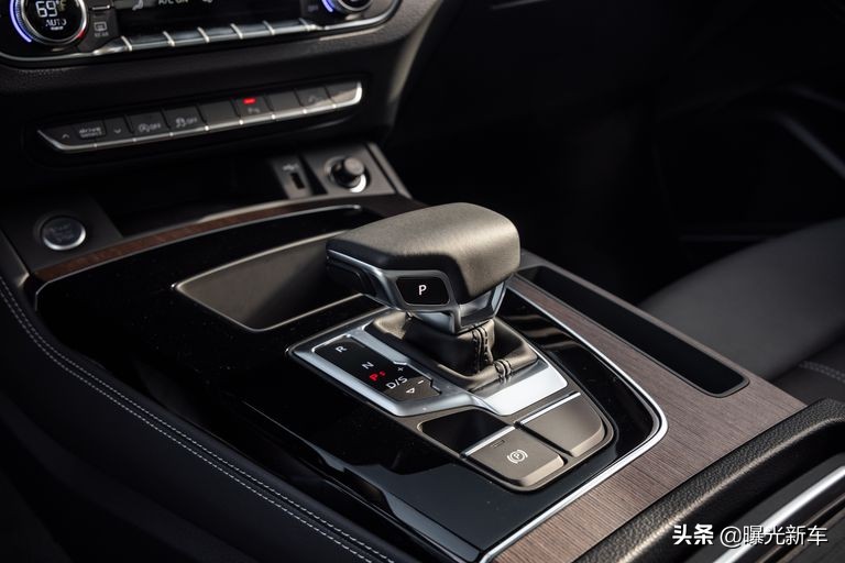 奥迪Q5和Q5 Sportback，2021款，新车上市