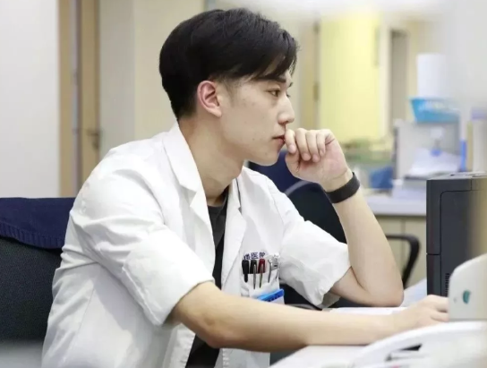 2021医学院“四大天王”改朝换代，协和稳坐榜首，齐鲁不复当年